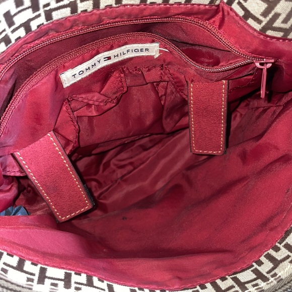 Tommy Hilfiger Red Leather Trimmed Multi Pocket Shoulder Bag/Purse - Picture 6 of 16